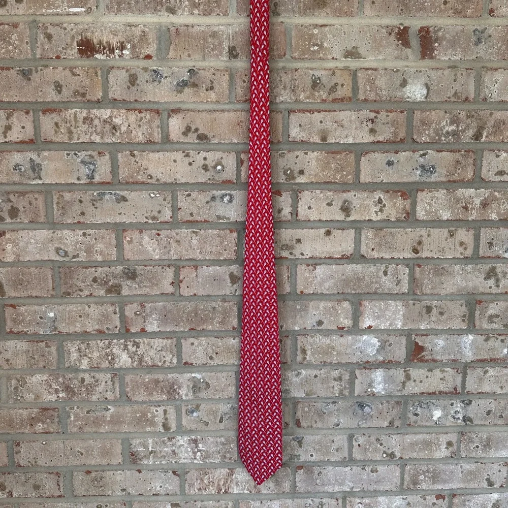 Vineyard Vines Red Silk Tie with White Lacrosse Motif - Picture 7 of 7